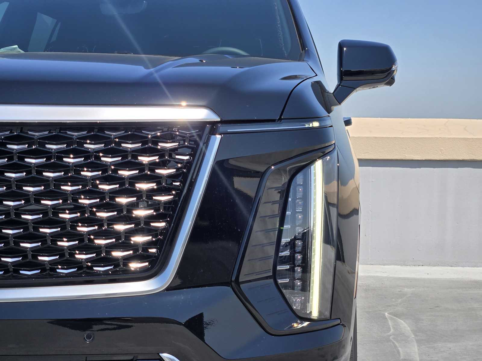 2025 Cadillac Escalade Premium Luxury photo 4