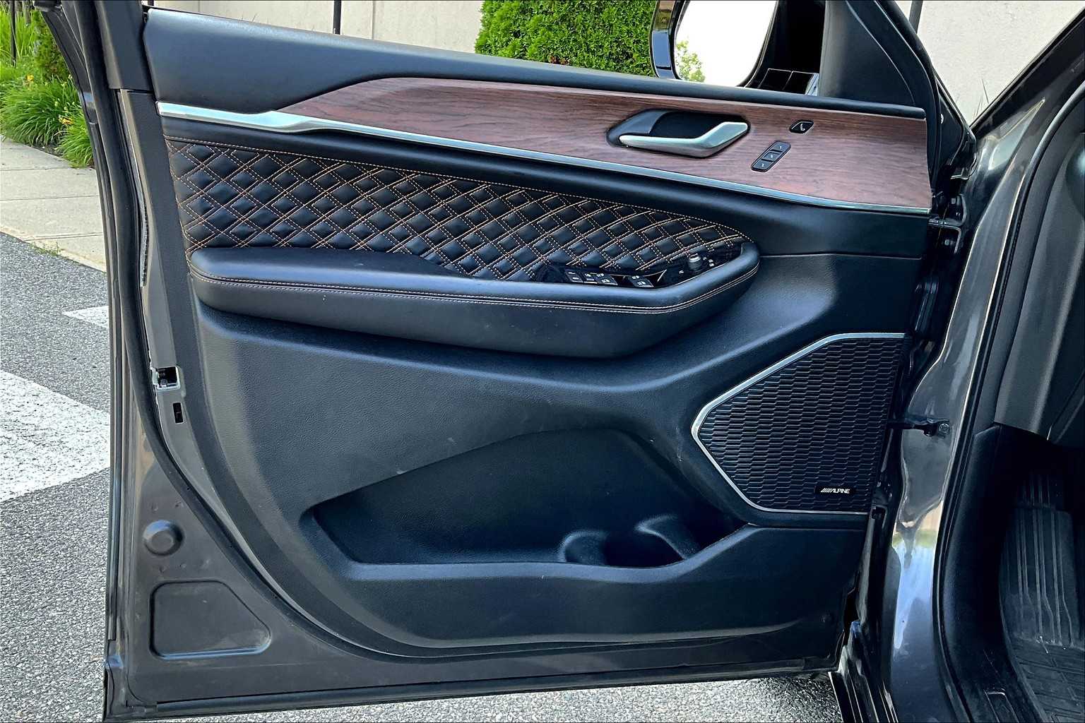 2023 Jeep Grand Cherokee Summit photo 21