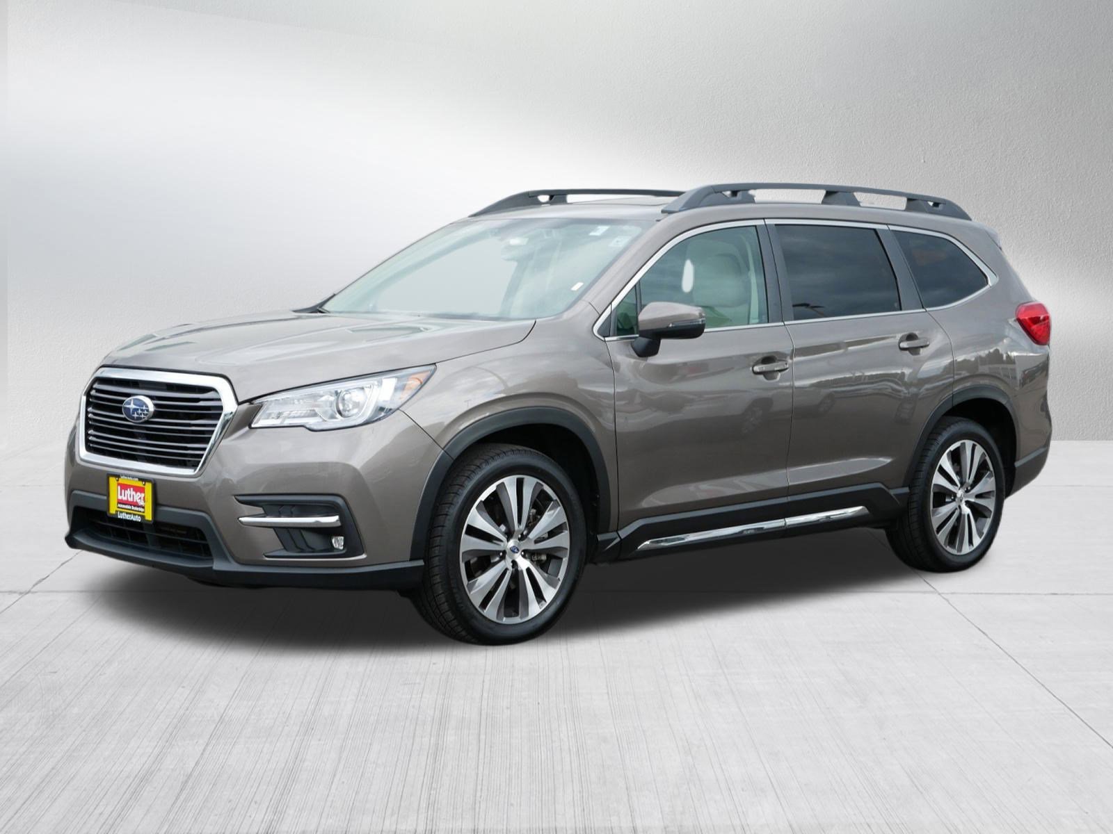 2022 Subaru Ascent Limited photo 3
