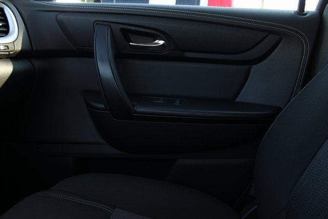2017 Chevrolet Traverse 2LT photo 30