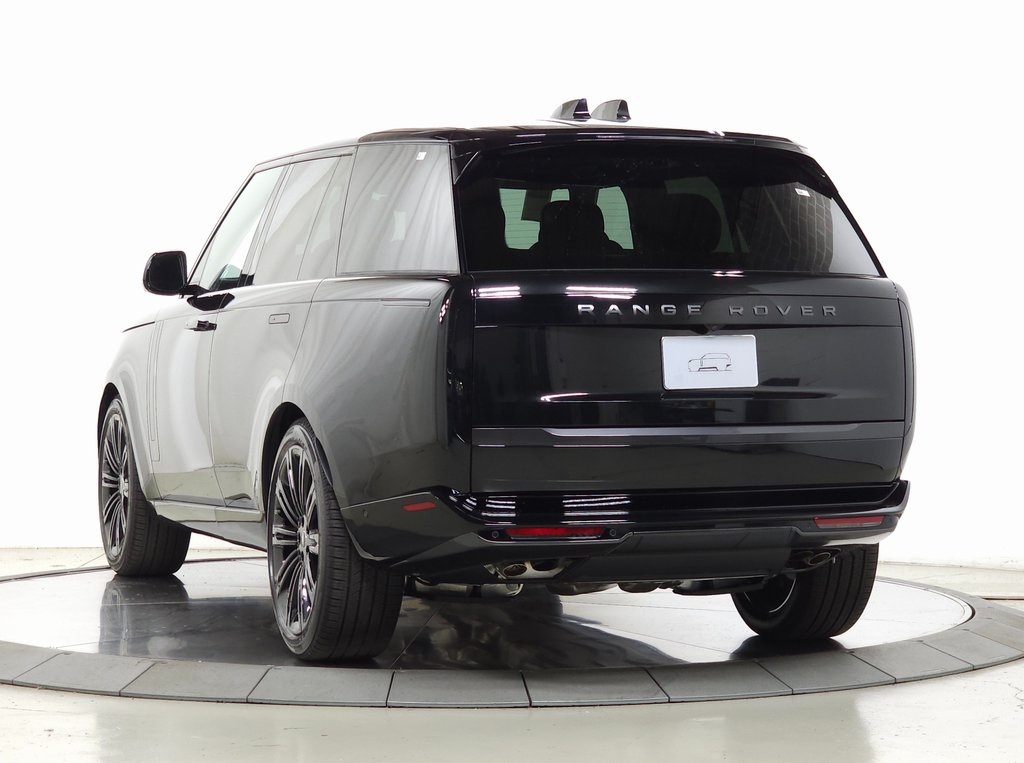 2025 Land Rover Range Rover SE photo 3