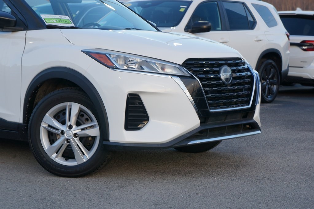 2021 Nissan Kicks S photo 2