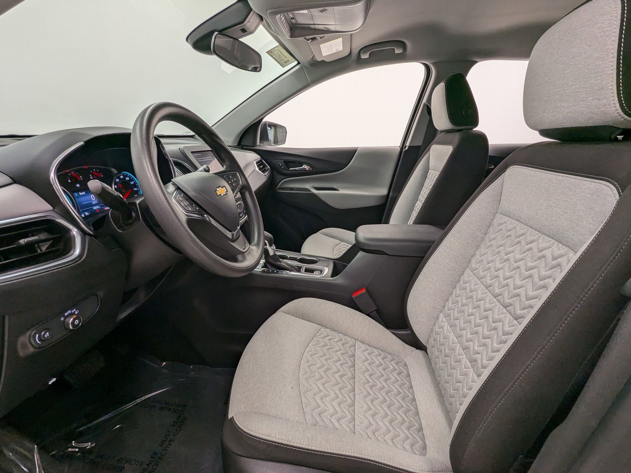 2023 Chevrolet Equinox LS photo 4