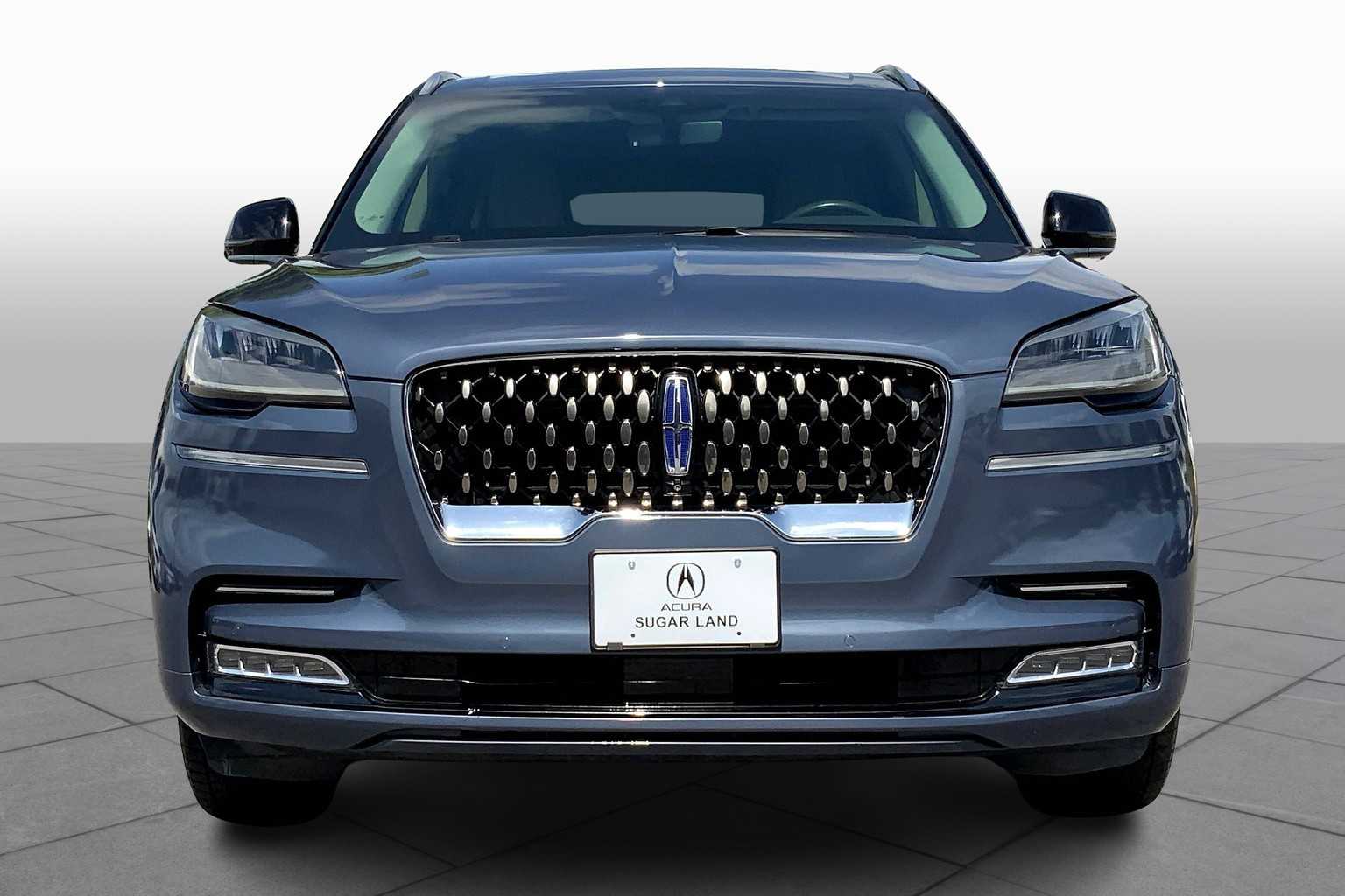 2021 Lincoln Aviator Grand Touring photo 3