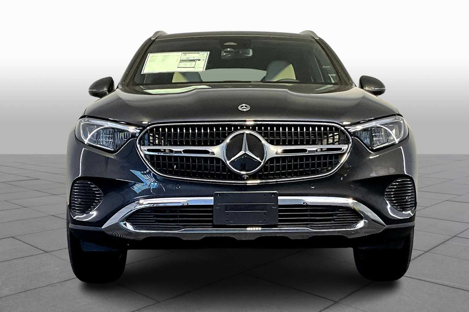 2026 Mercedes Benz GLC 300 4MATIC photo 2