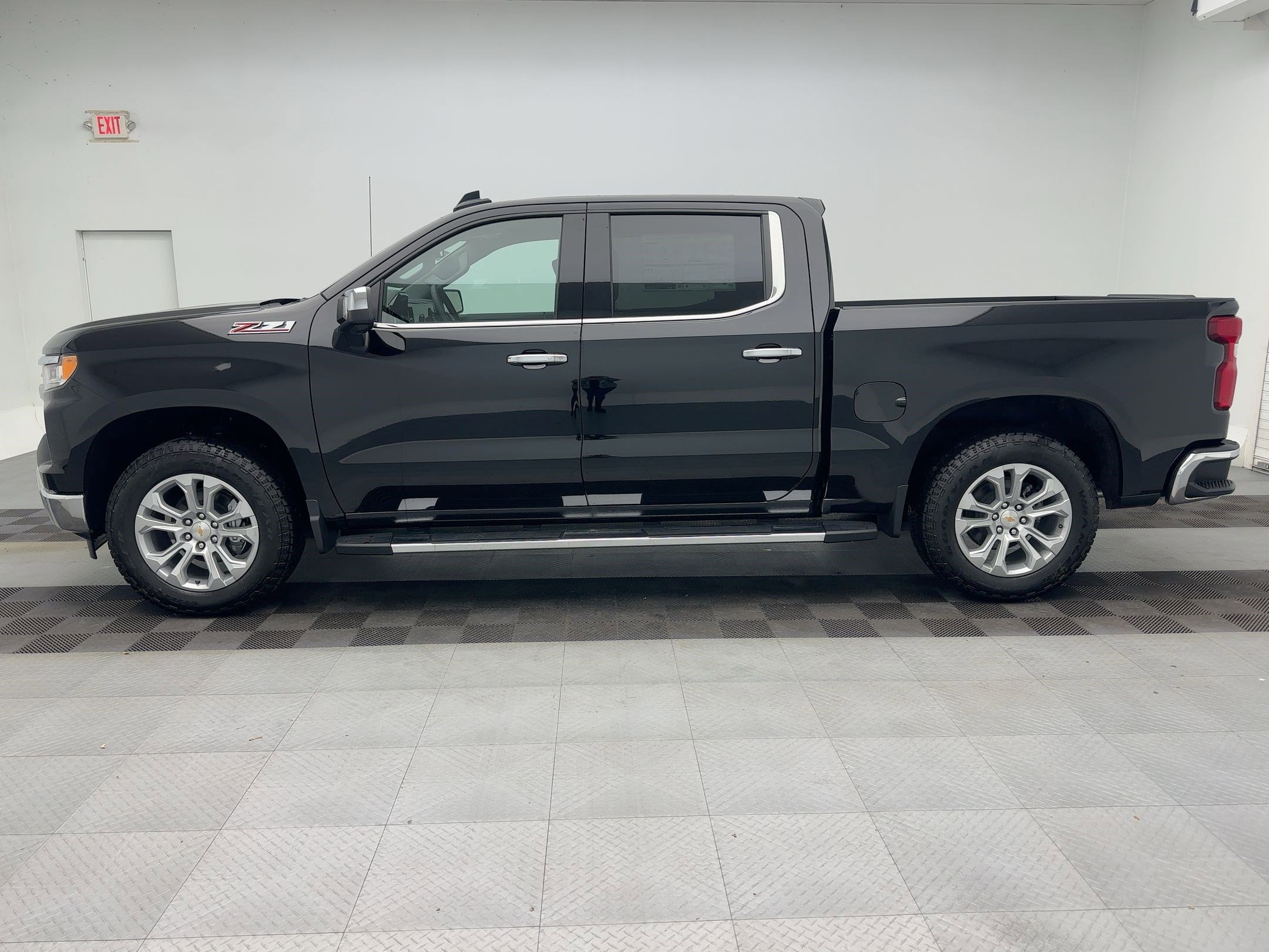 2026 Chevrolet Silverado 1500 LTZ photo 2