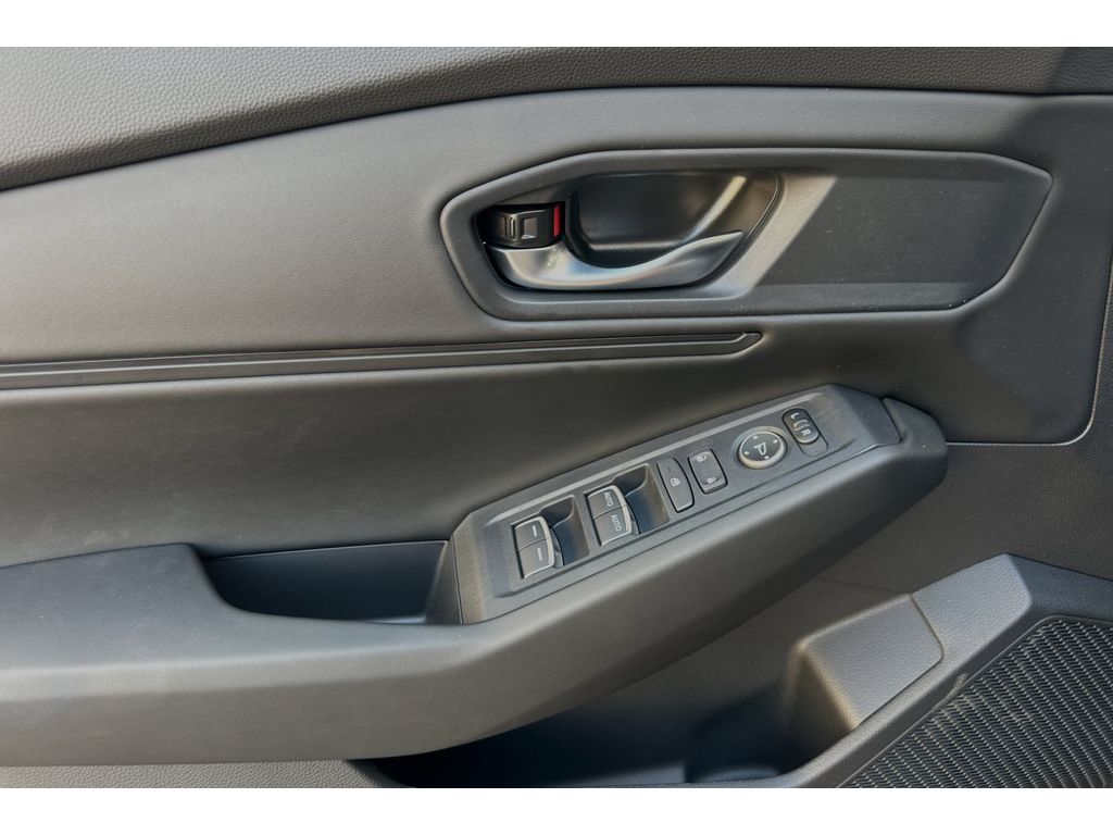 2025 Honda Accord SE photo 12