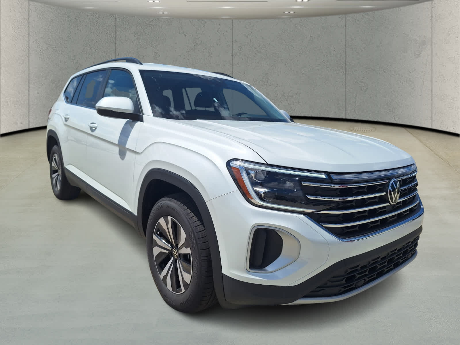 2026 Volkswagen Atlas SE photo 6