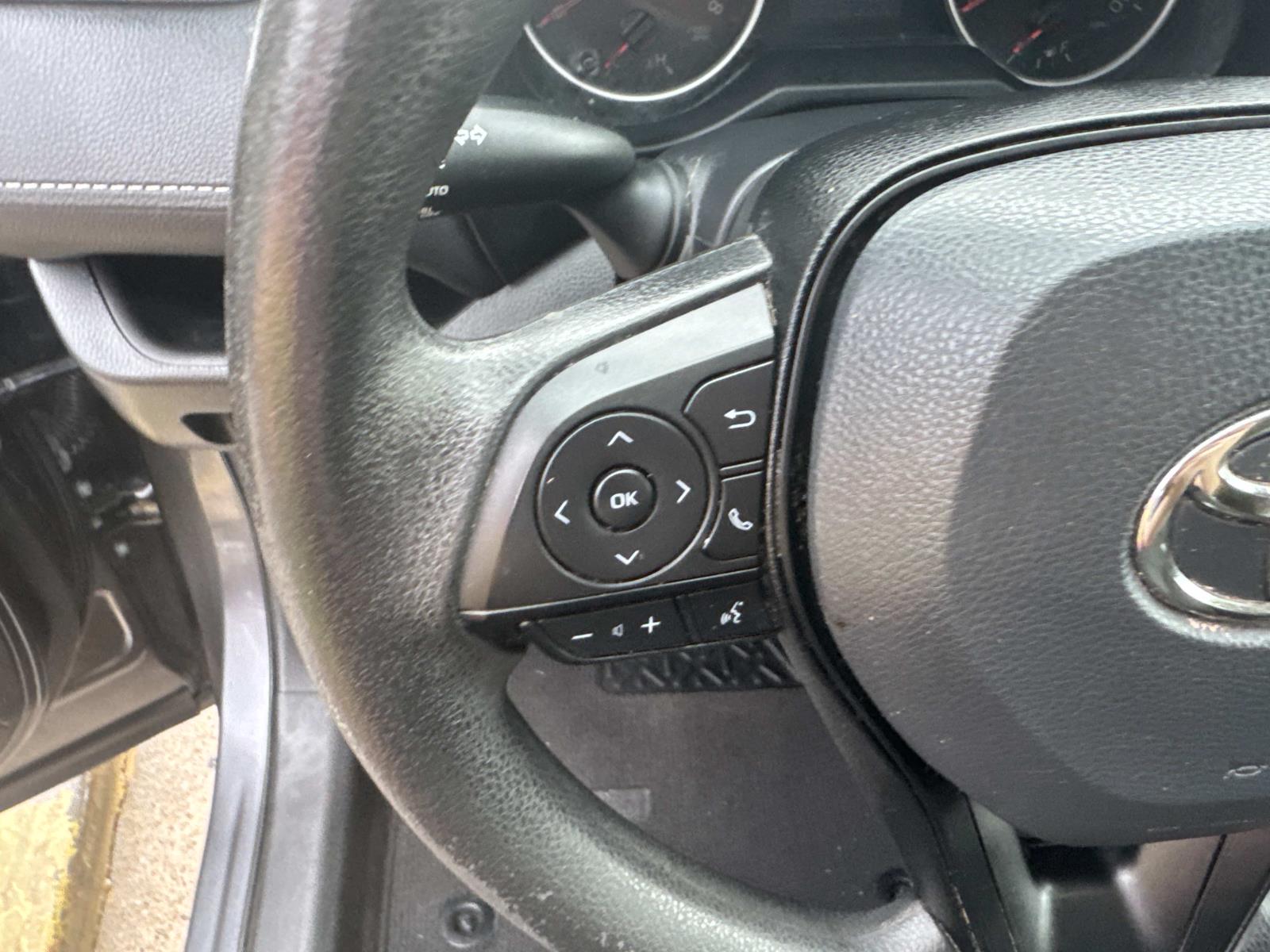 2022 Toyota RAV4 XLE photo 20