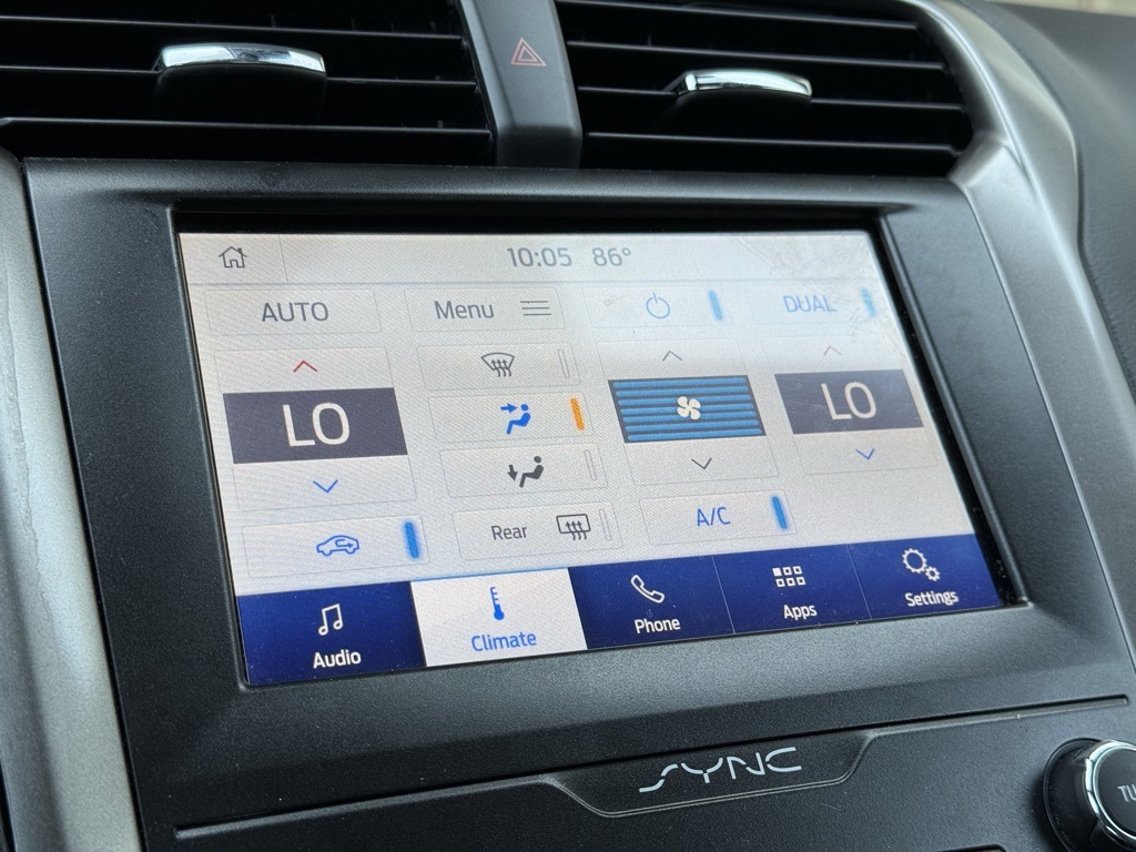 2020 Ford Fusion SEL photo 24