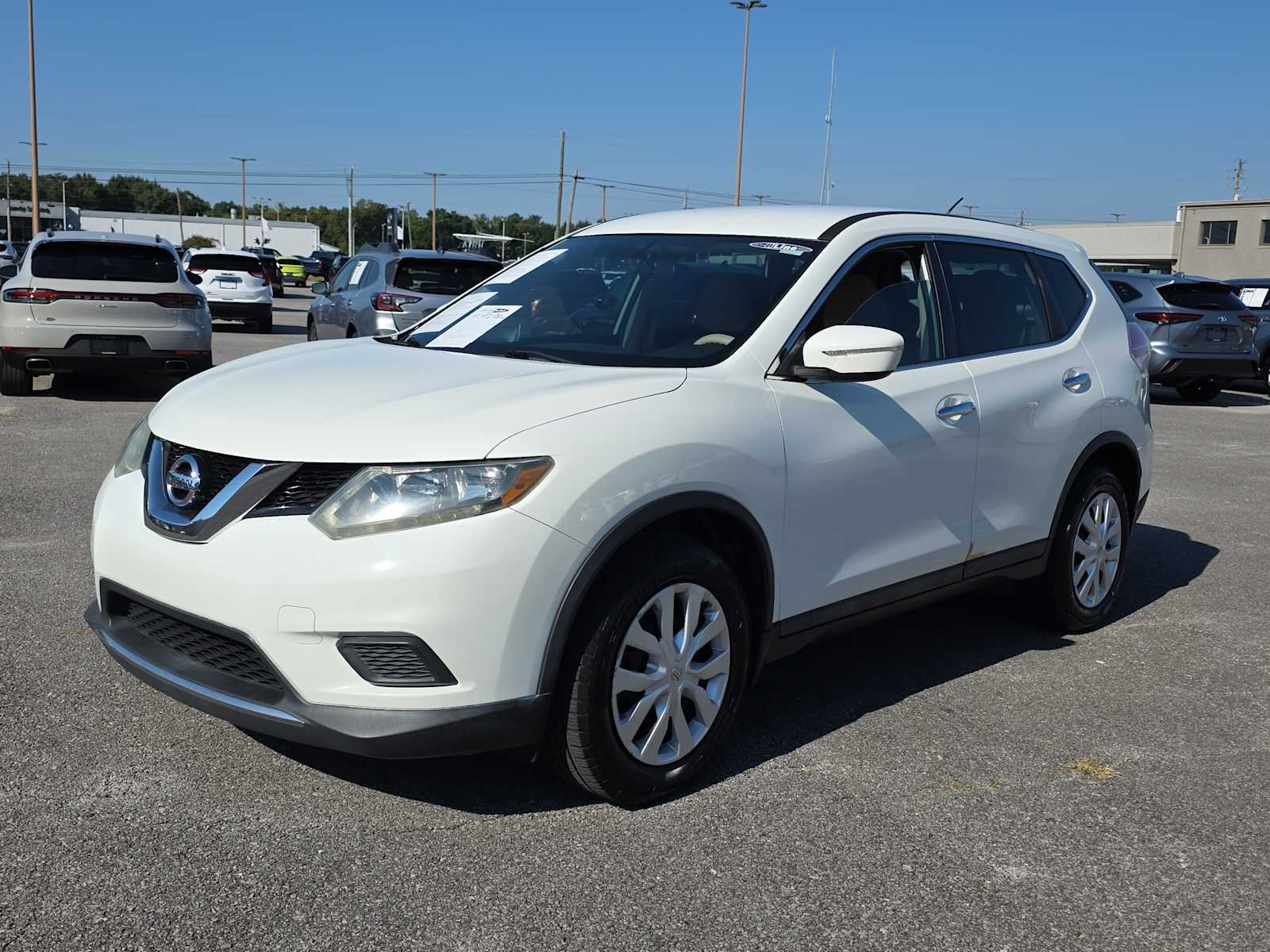 2015 Nissan Rogue S photo 3