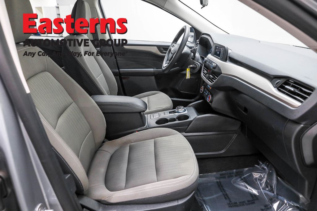 2022 Ford Escape S photo 20