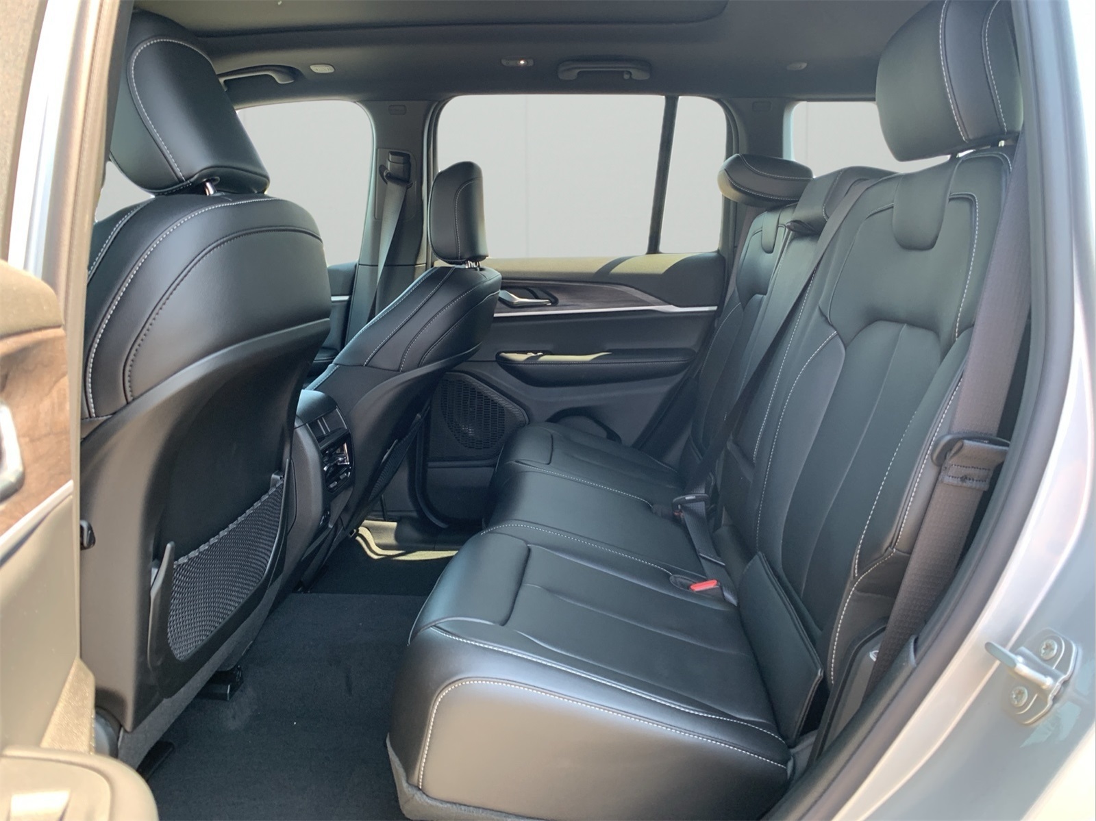 2025 Jeep Grand Cherokee Limited photo 23