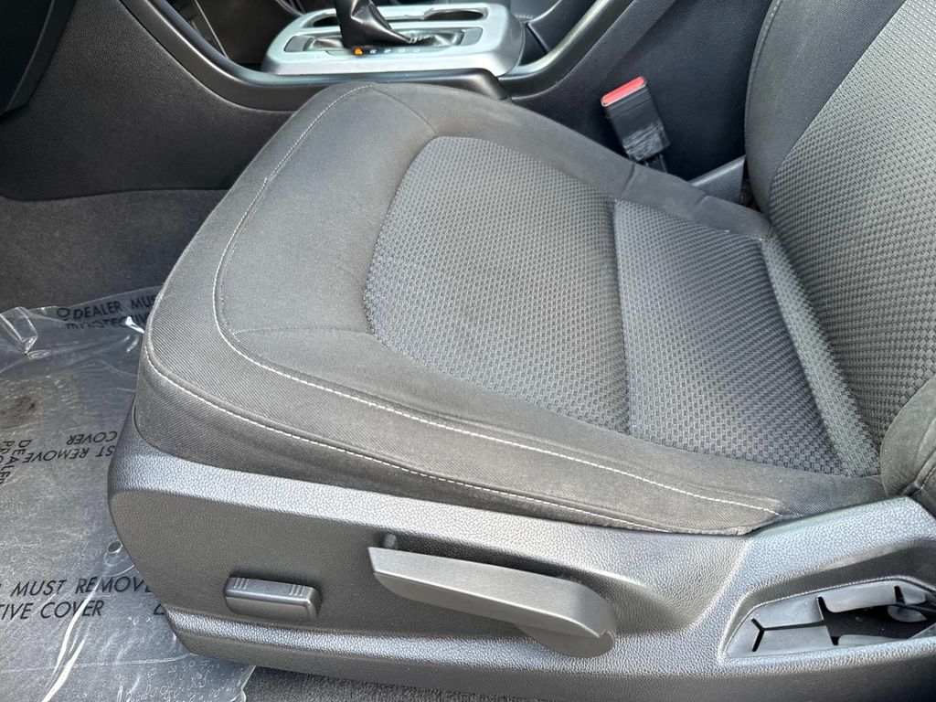 2019 Chevrolet Colorado LT photo 25