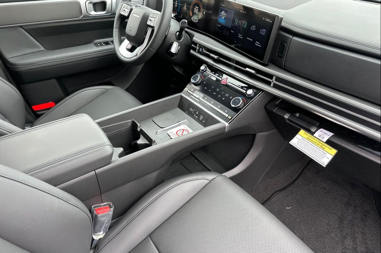 2025 Hyundai Santa Fe SEL photo 17