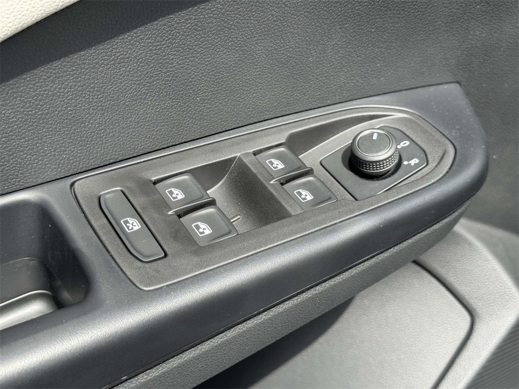 2025 Volkswagen Taos S photo 25