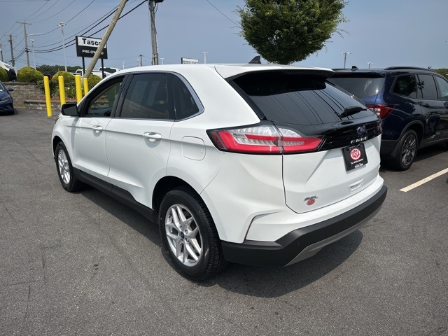 2022 Ford Edge SEL photo 5