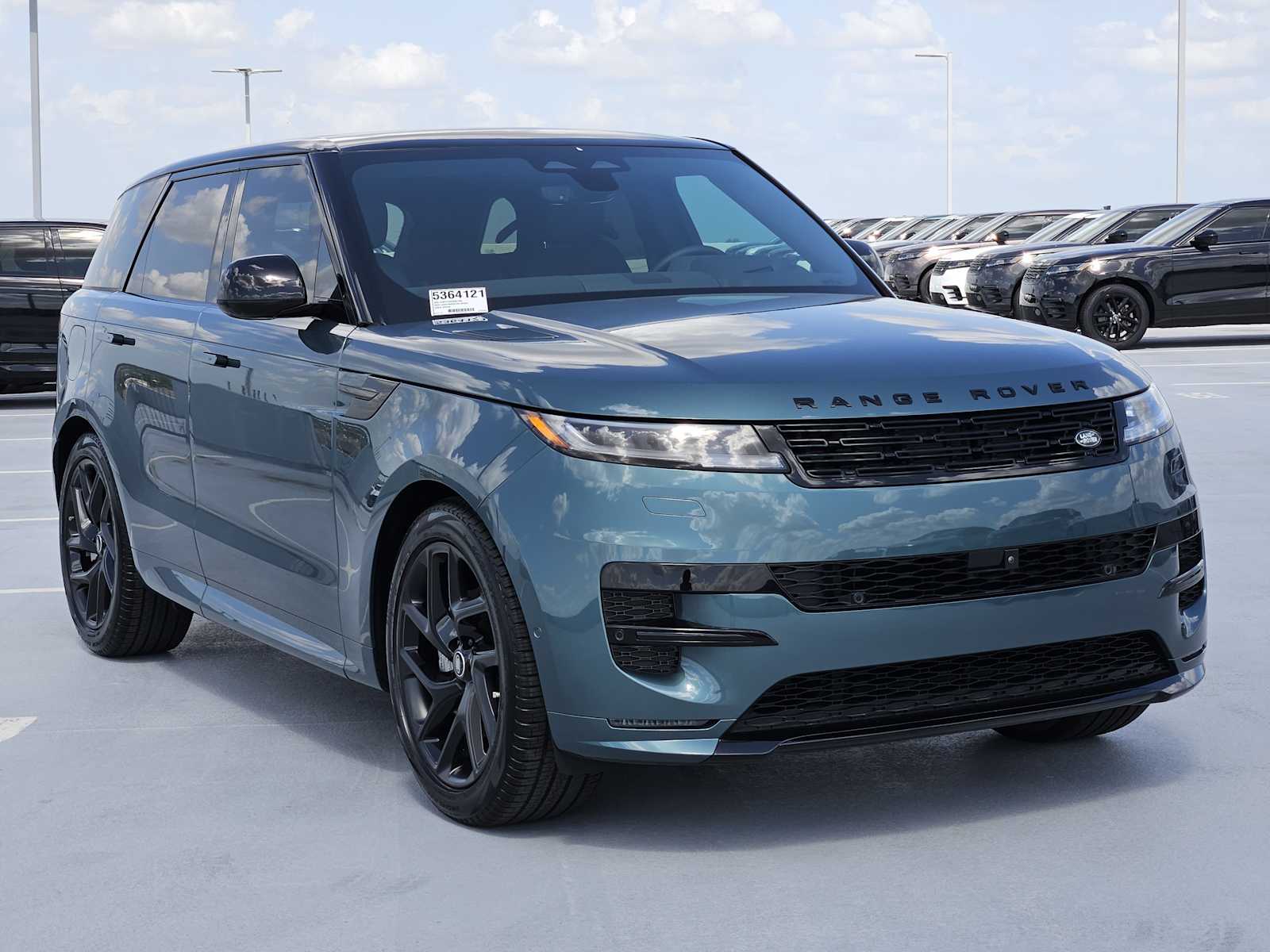 2025 Land Rover Range Rover Sport SE photo 3