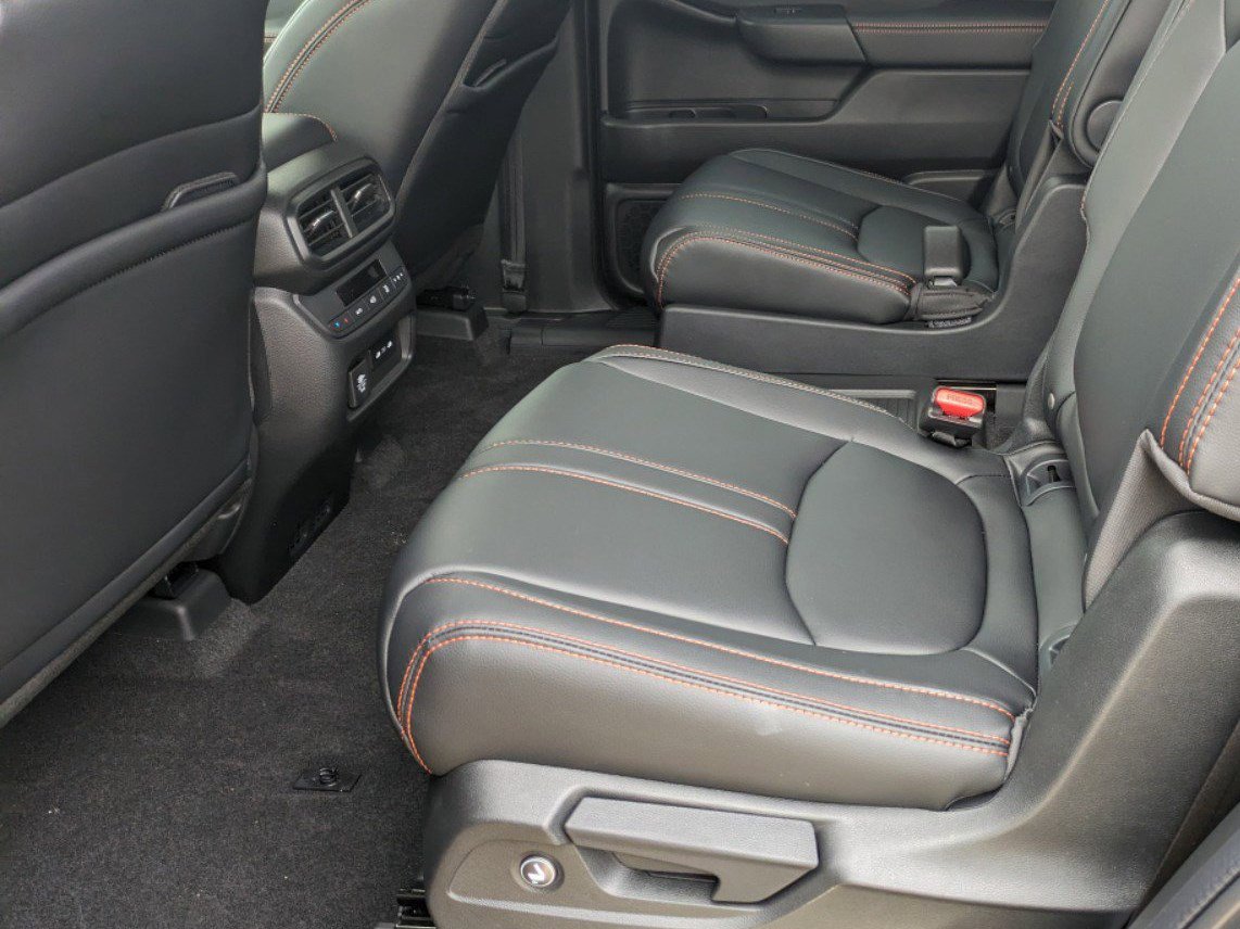 2025 Honda Pilot TrailSport photo 17