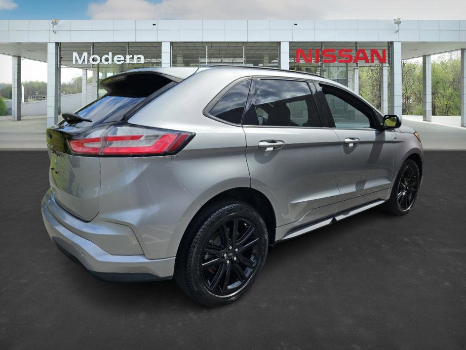 2022 Ford Edge ST photo 4