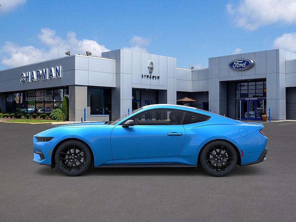 2025 Ford Mustang EcoBoost Premium photo 3