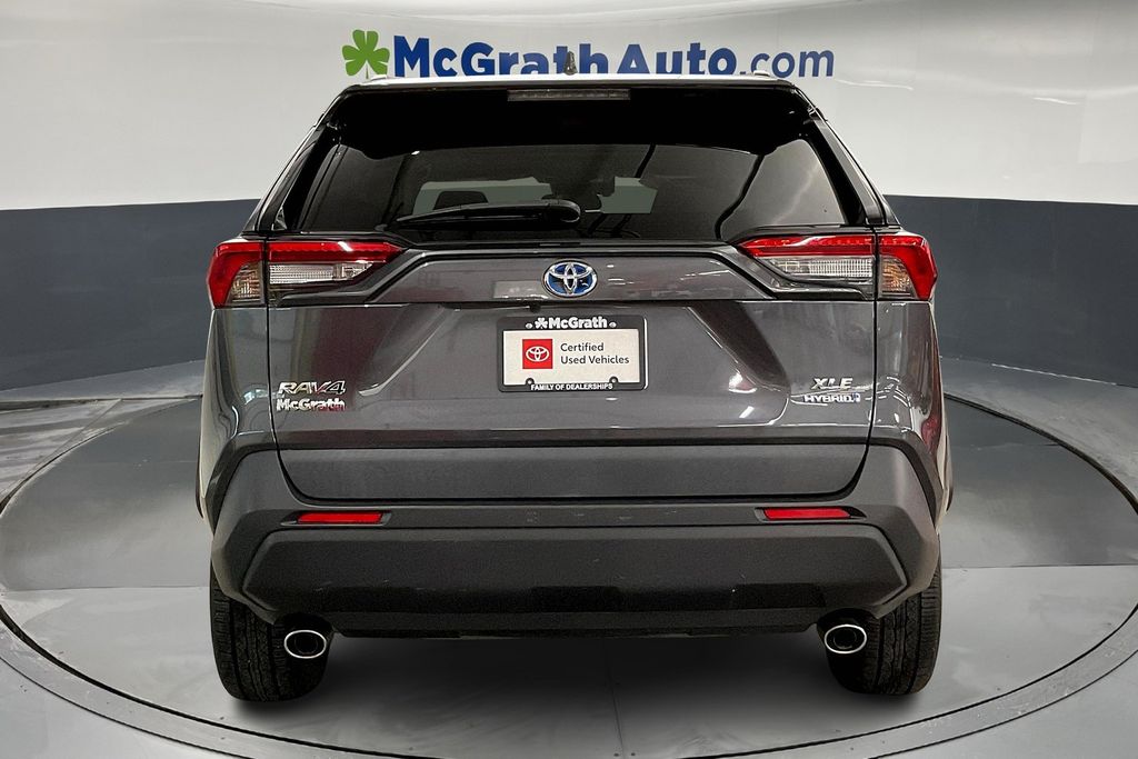 2020 Toyota RAV4 Hybrid XLE photo 3