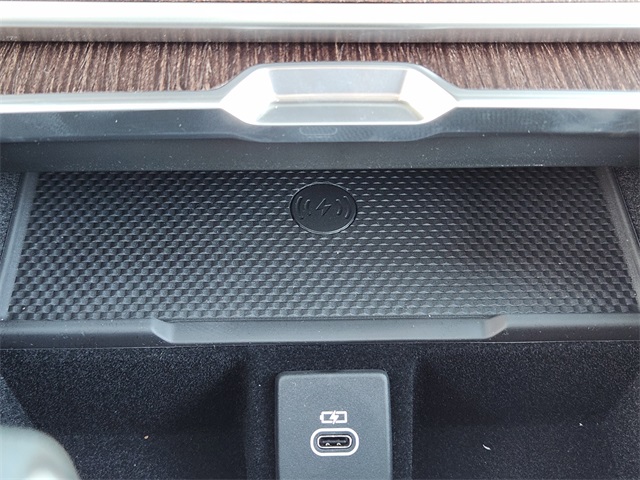 2025 Land Rover Range Rover SE photo 18