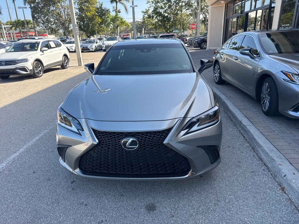 2019 Lexus ES F SPORT's photo