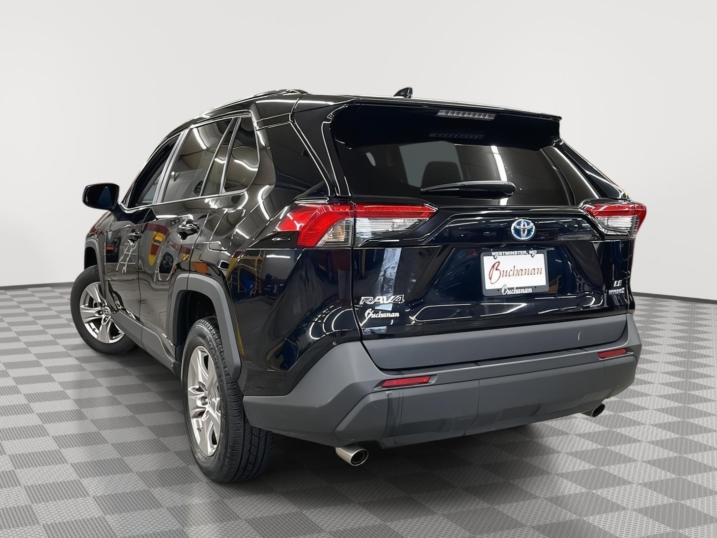 2022 Toyota RAV4 Hybrid LE photo 3