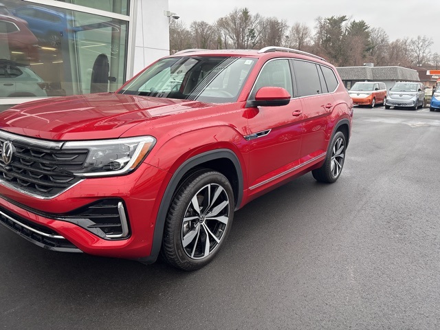 2024 Volkswagen Atlas SEL Premium R-Line photo 2