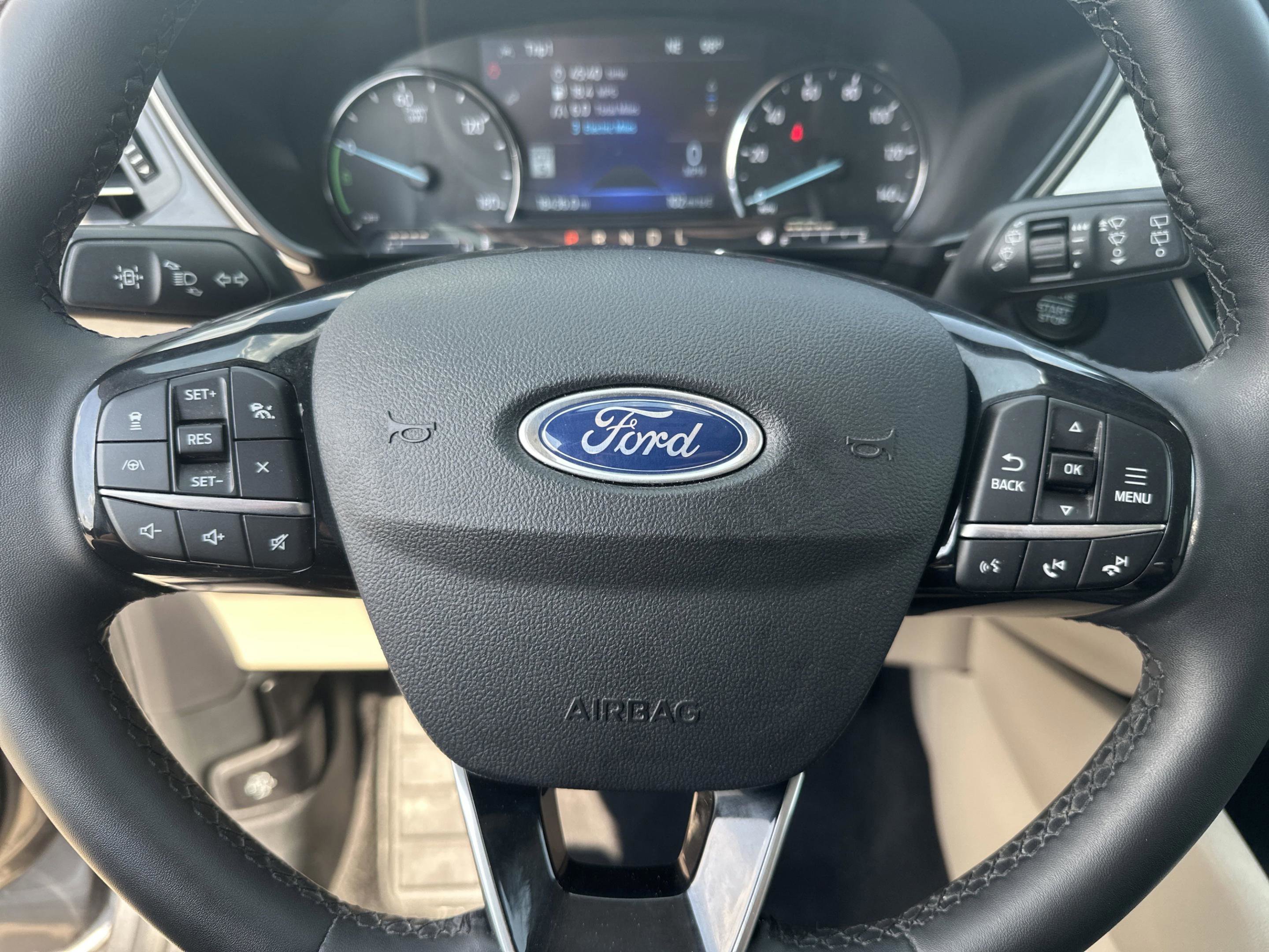 2021 Ford Escape SEL photo 22