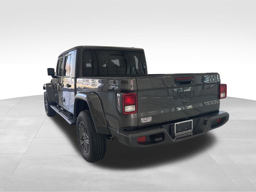 2024 Jeep Gladiator Sport photo 7
