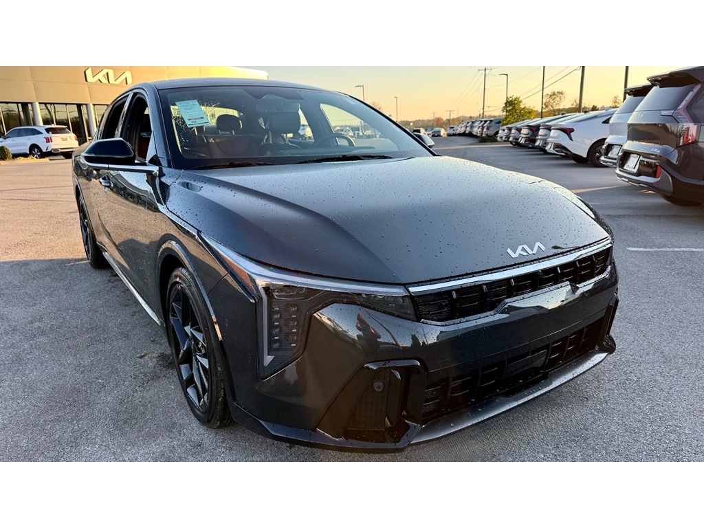 2025 Kia K4 GT-Line Turbo's photo