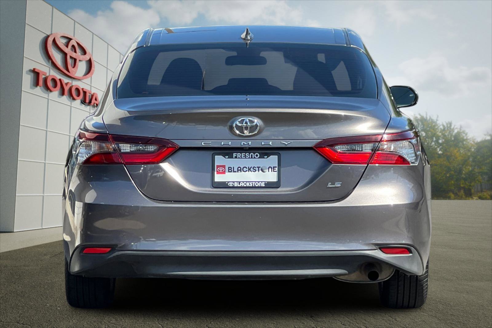 2022 Toyota Camry LE photo 4