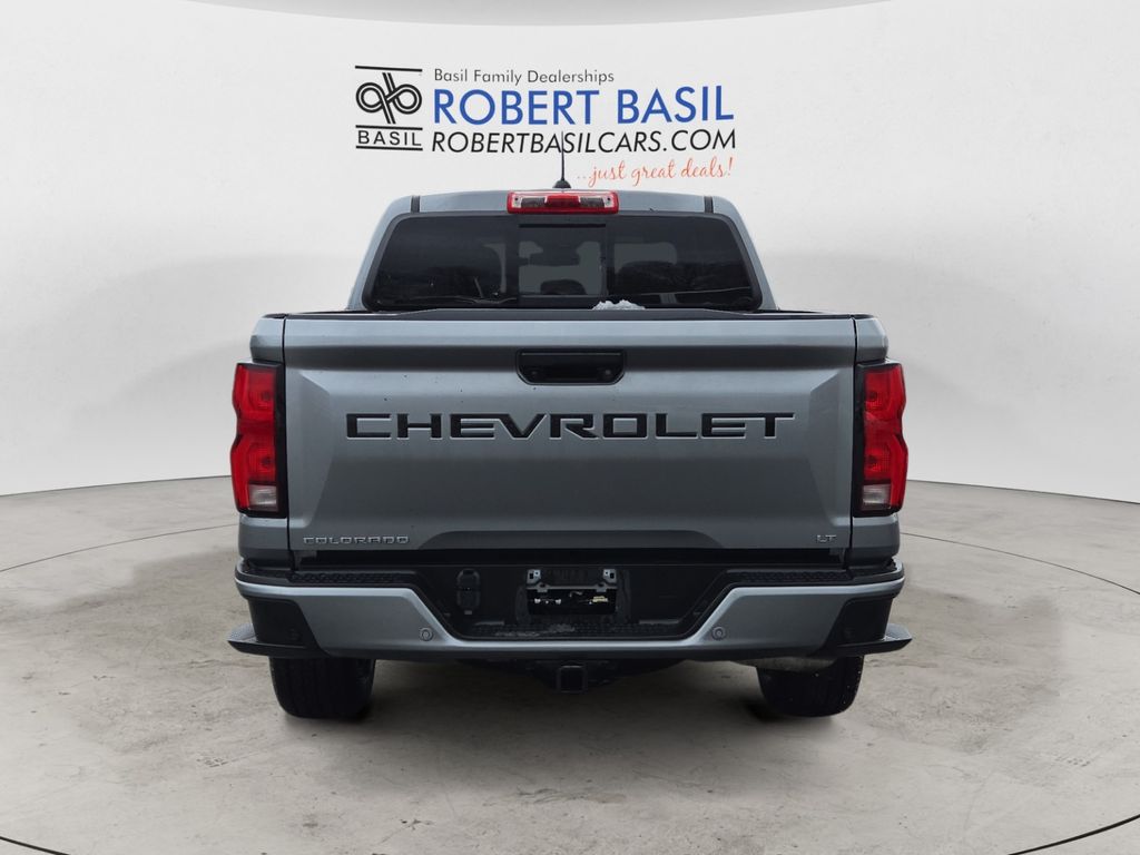 2024 Chevrolet Colorado LT photo 4
