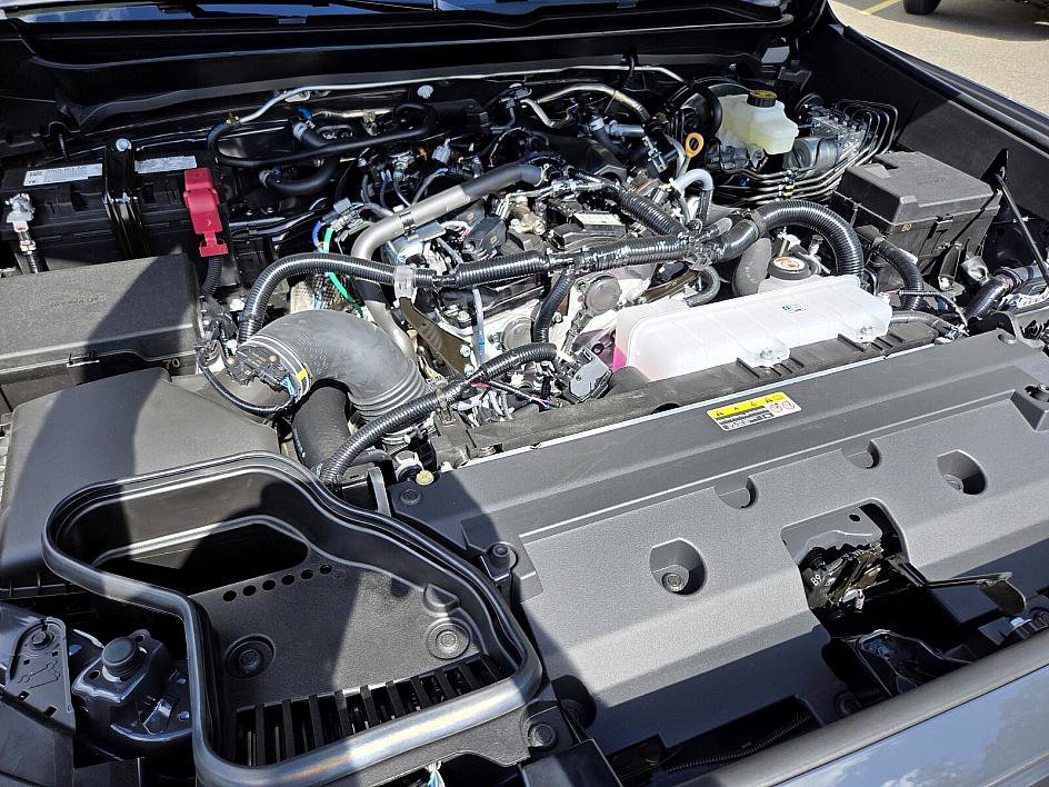 2025 Toyota Tacoma SR5 photo 18