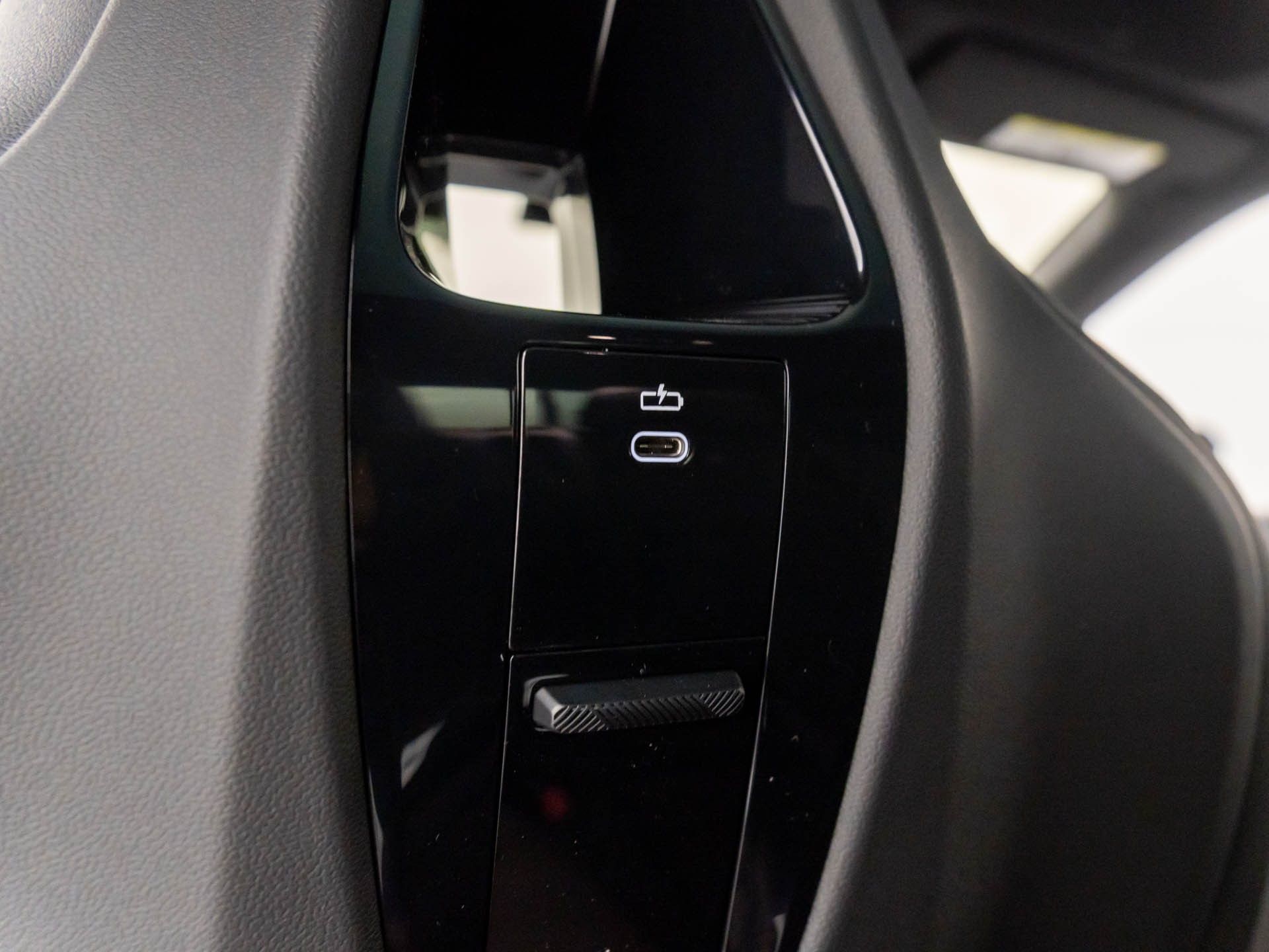 2025 Bmw iX photo 16