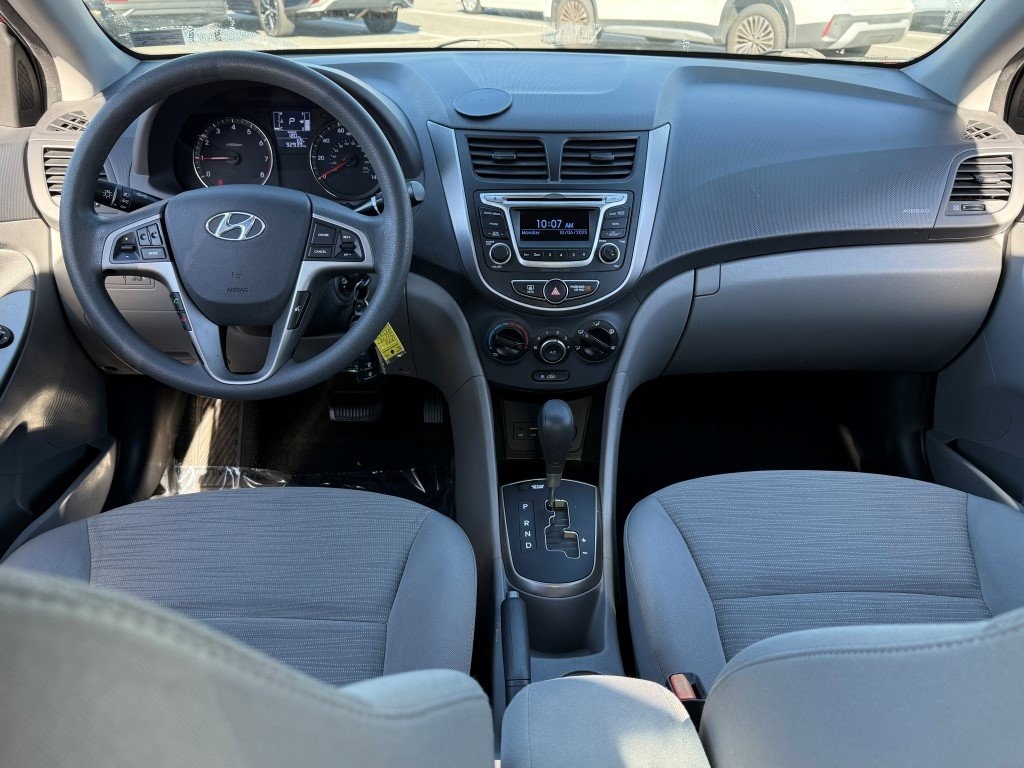 2015 Hyundai Accent GLS photo 3