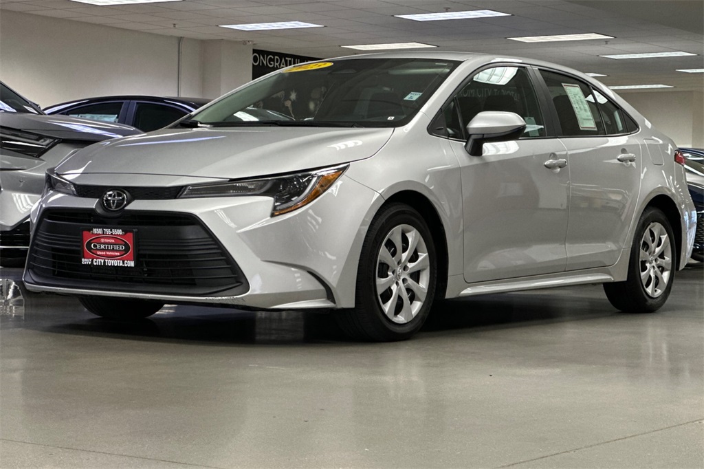 2023 Toyota Corolla LE photo 8