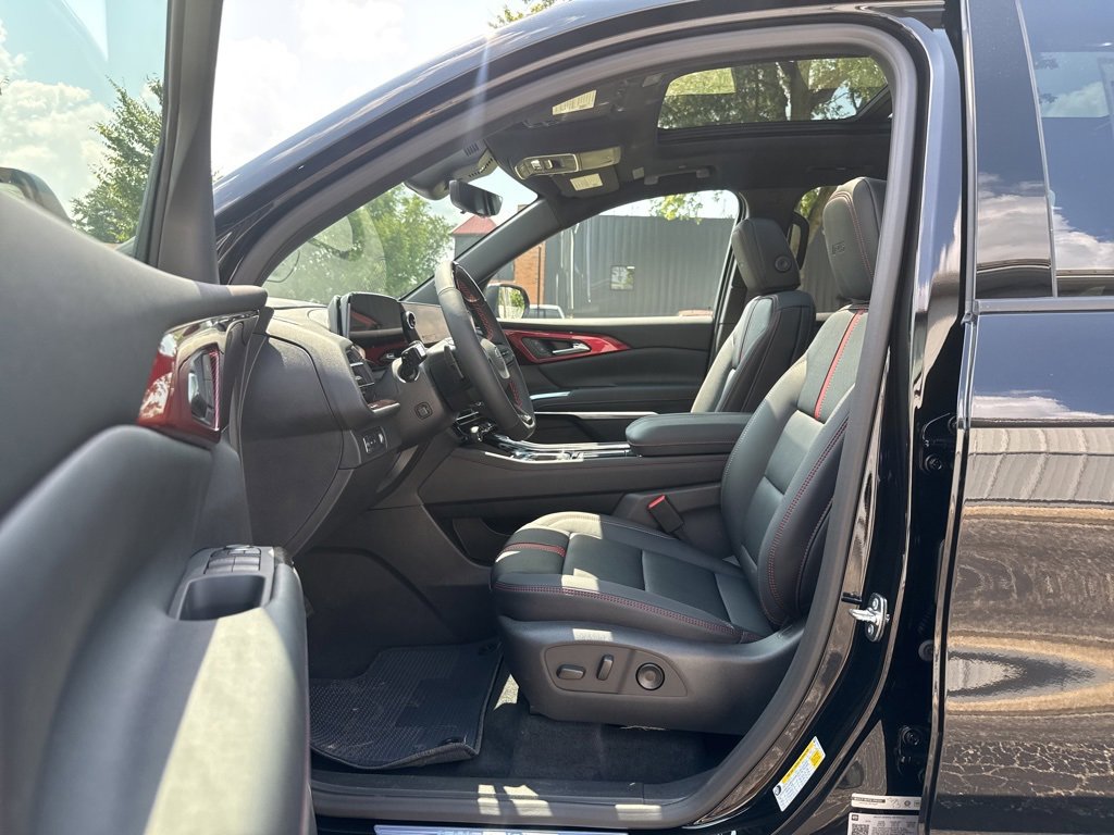 2026 Chevrolet Traverse RS photo 12