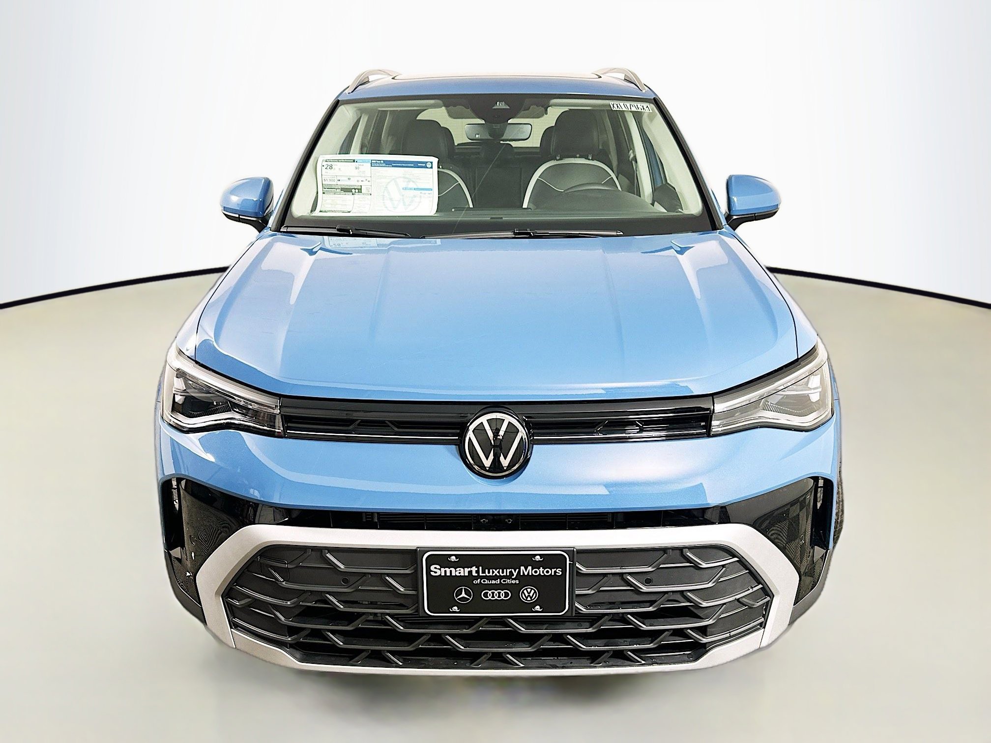 2025 Volkswagen Taos SE photo 2