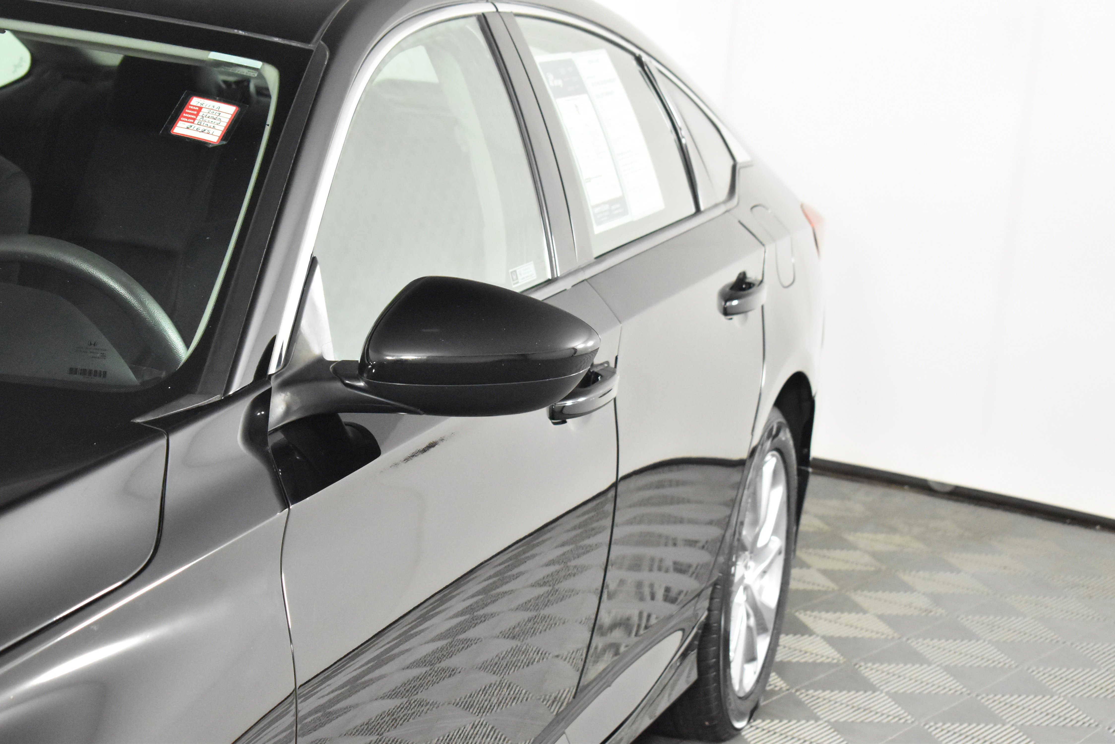 2019 Honda Accord LX 1.5T photo 2