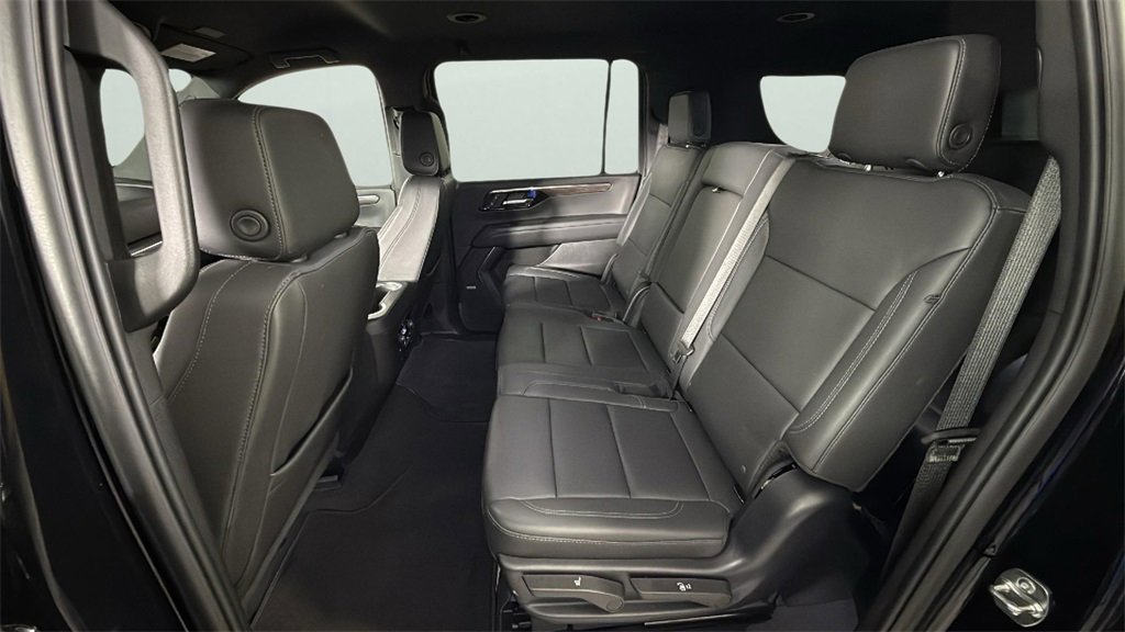 2025 Chevrolet Suburban Z71 photo 24