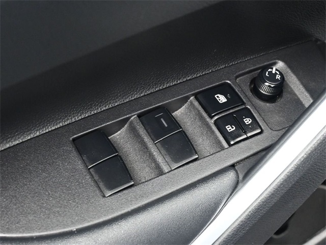 2024 Toyota Corolla Cross LE photo 4