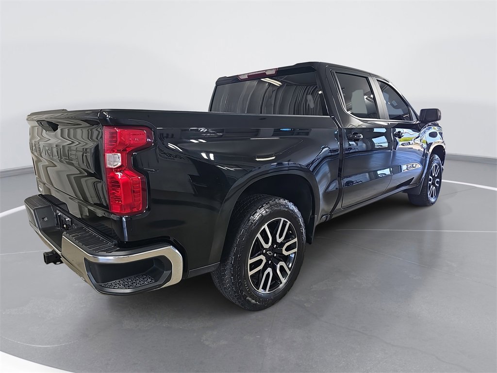 2019 Chevrolet Silverado 1500 LT photo 2