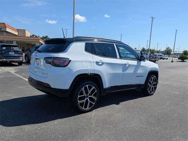 2025 Jeep Compass Limited photo 3