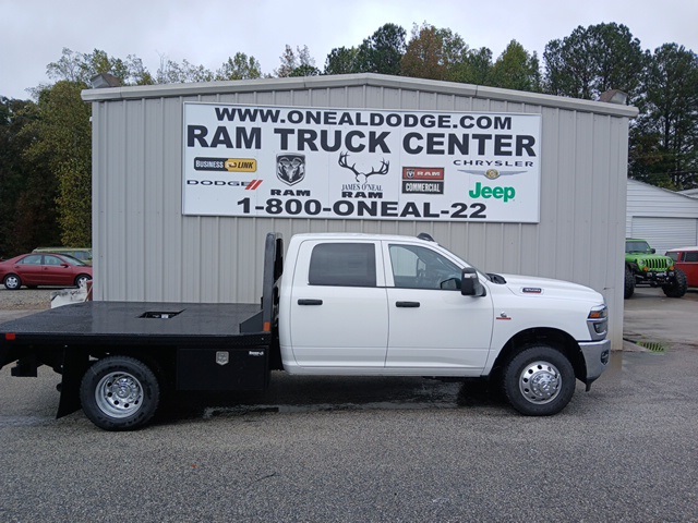 2026 Ram 3500 Tradesman photo 2