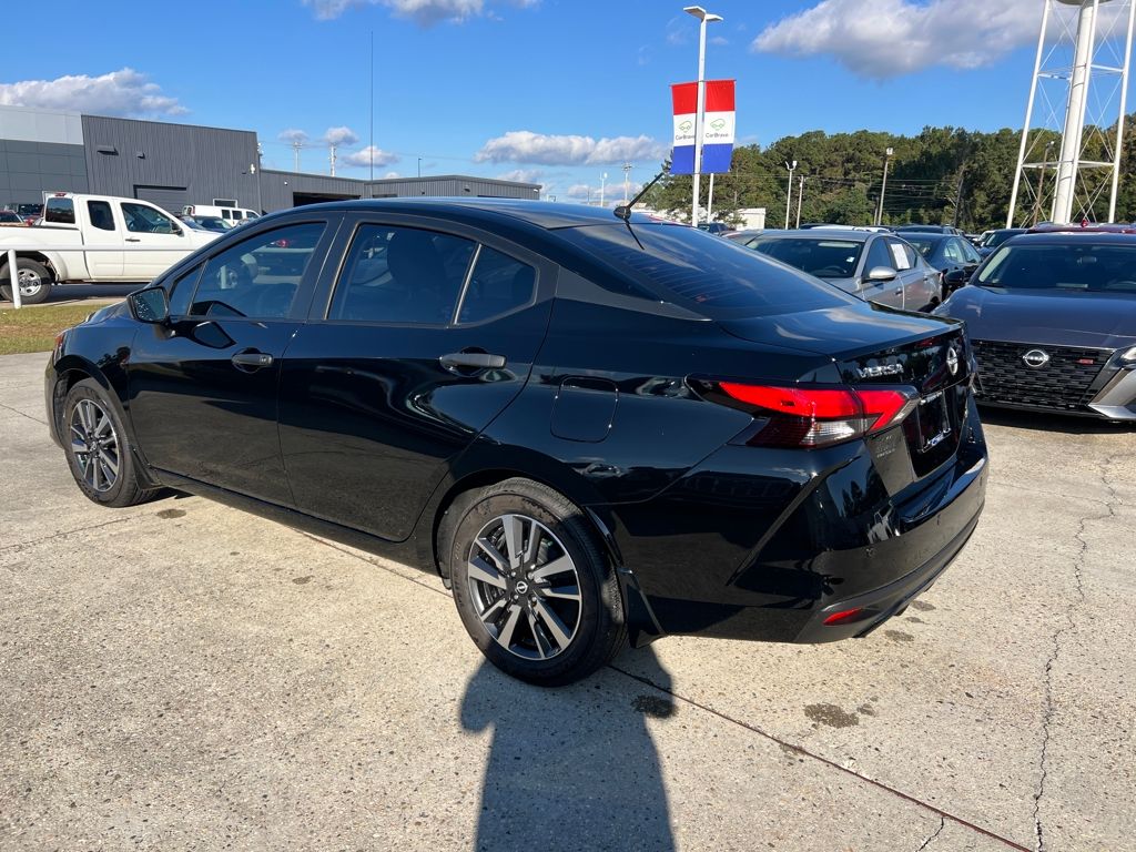 2024 Nissan Versa 1.6 S photo 3