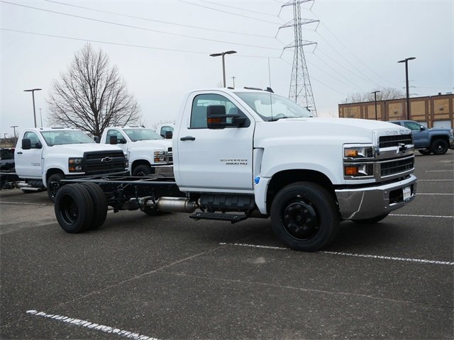 2023 Chevrolet Silverado 4500 Medium Duty Chassis Cab Work Truck's photo