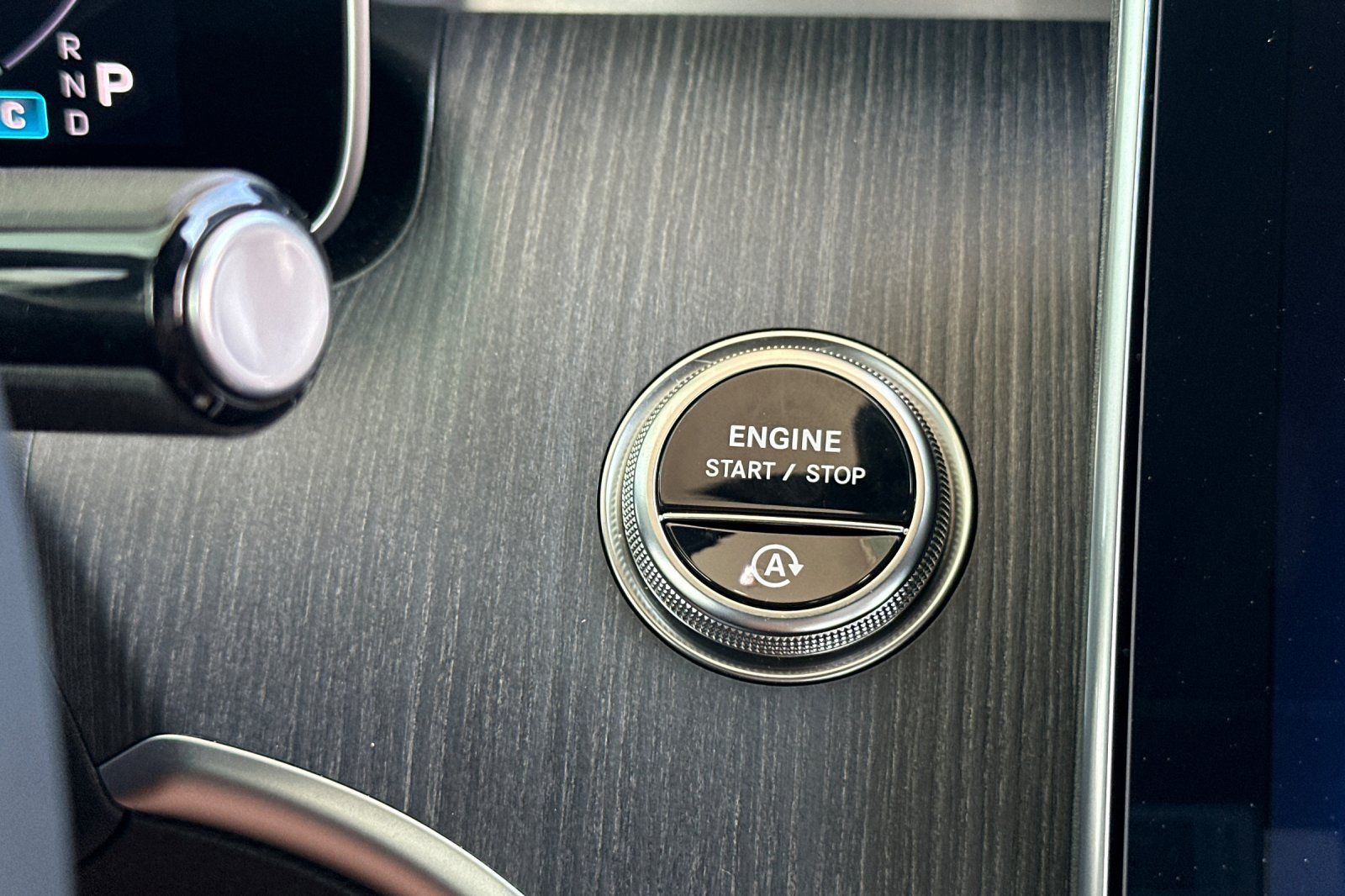 2025 Mercedes Benz C 300 photo 17